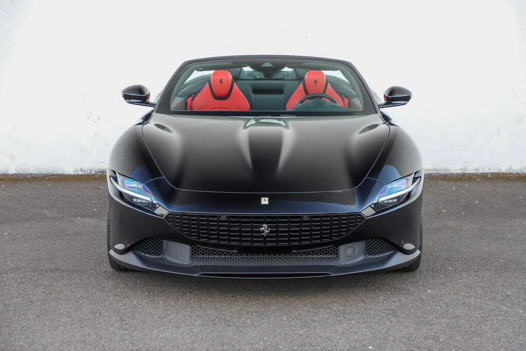 2025 Ferrari Roma Spider - Image 15 of 31