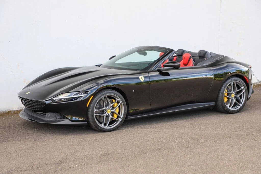 2025 Ferrari Roma Spider - Image 13 of 31