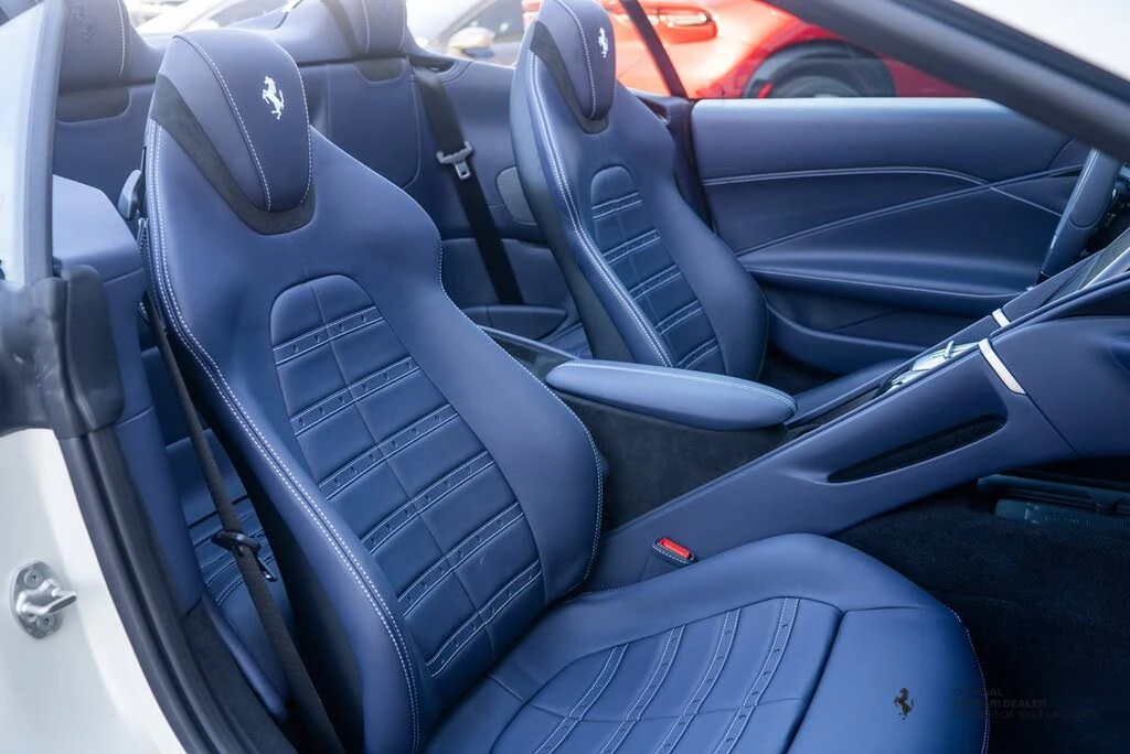 2025 Ferrari Roma Spider - Image 23 of 27