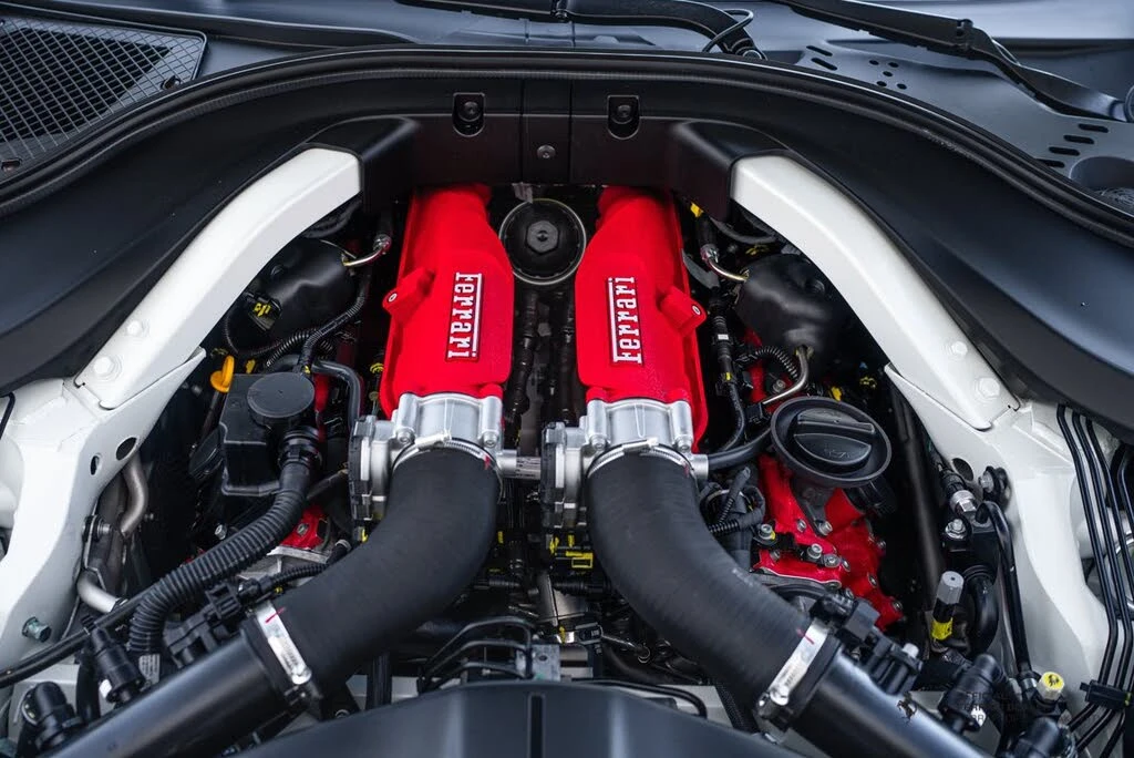 2025 Ferrari Roma Spider - Image 13 of 27
