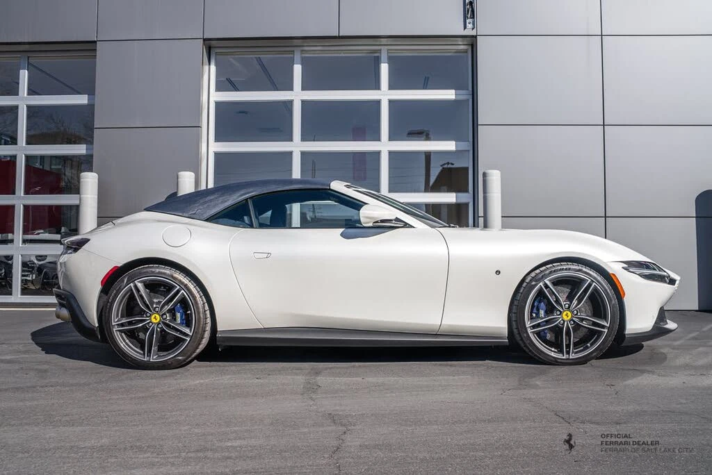 2025 Ferrari Roma Spider - Image 9 of 27