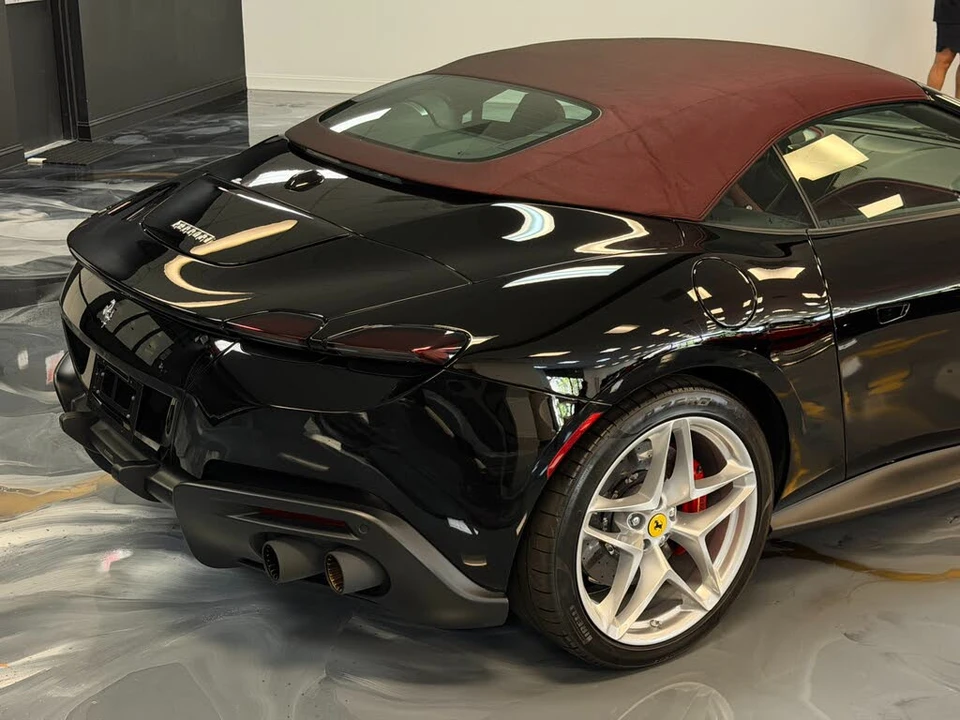 2025 Ferrari Roma Spider - Image 8 of 18