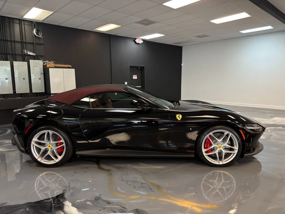 2025 Ferrari Roma Spider - Image 11 of 18