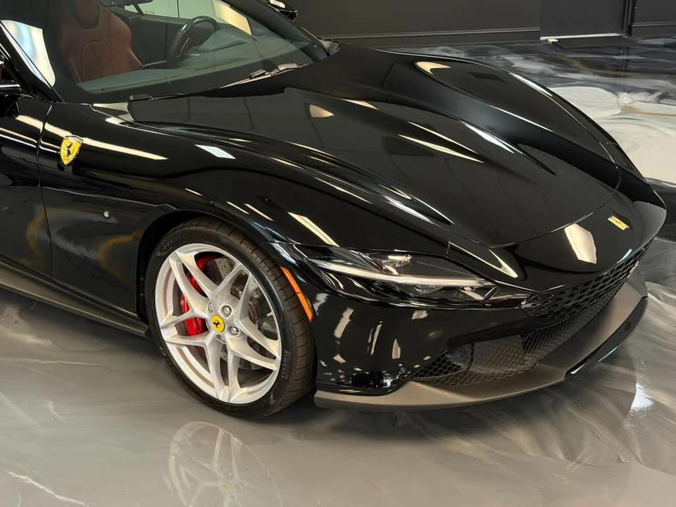 2025 Ferrari Roma Spider - Image 2 of 18