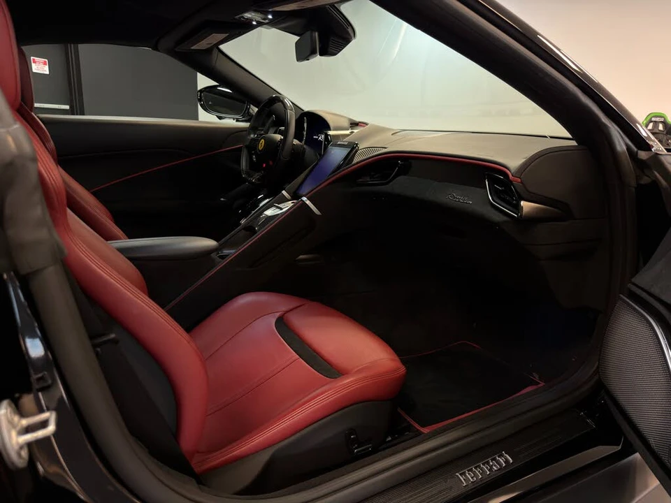 2025 Ferrari Roma Spider - Image 15 of 18
