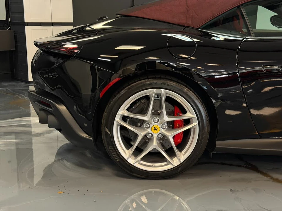 2025 Ferrari Roma Spider - Image 9 of 18