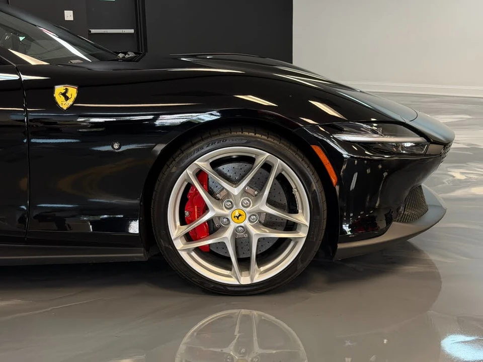 2025 Ferrari Roma Spider - Image 10 of 18