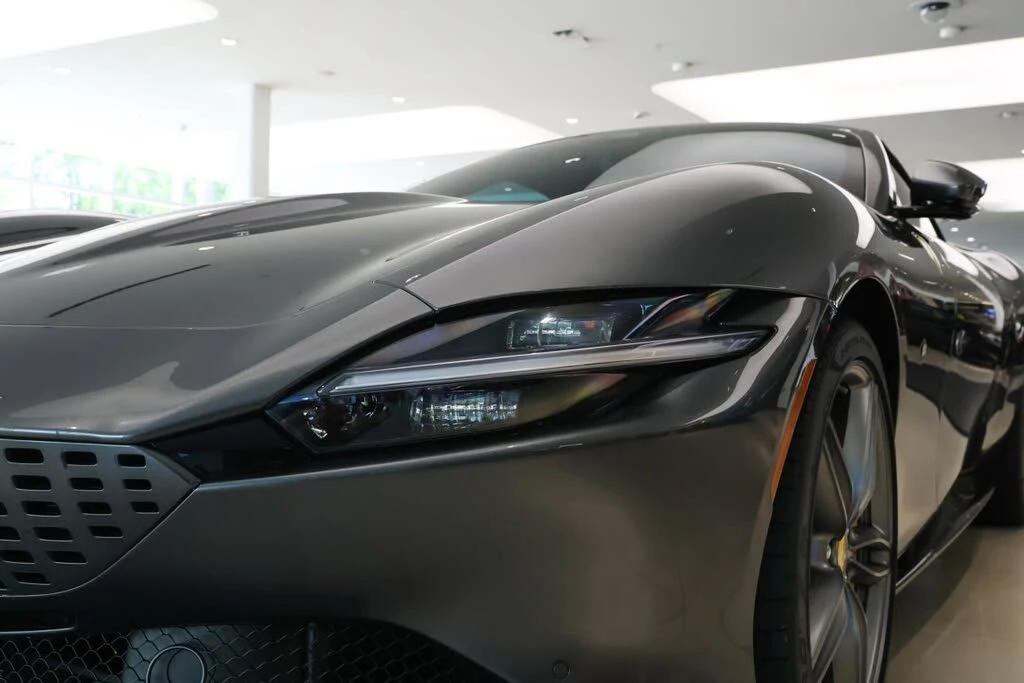 2025 Ferrari Roma Spider - Image 17 of 31