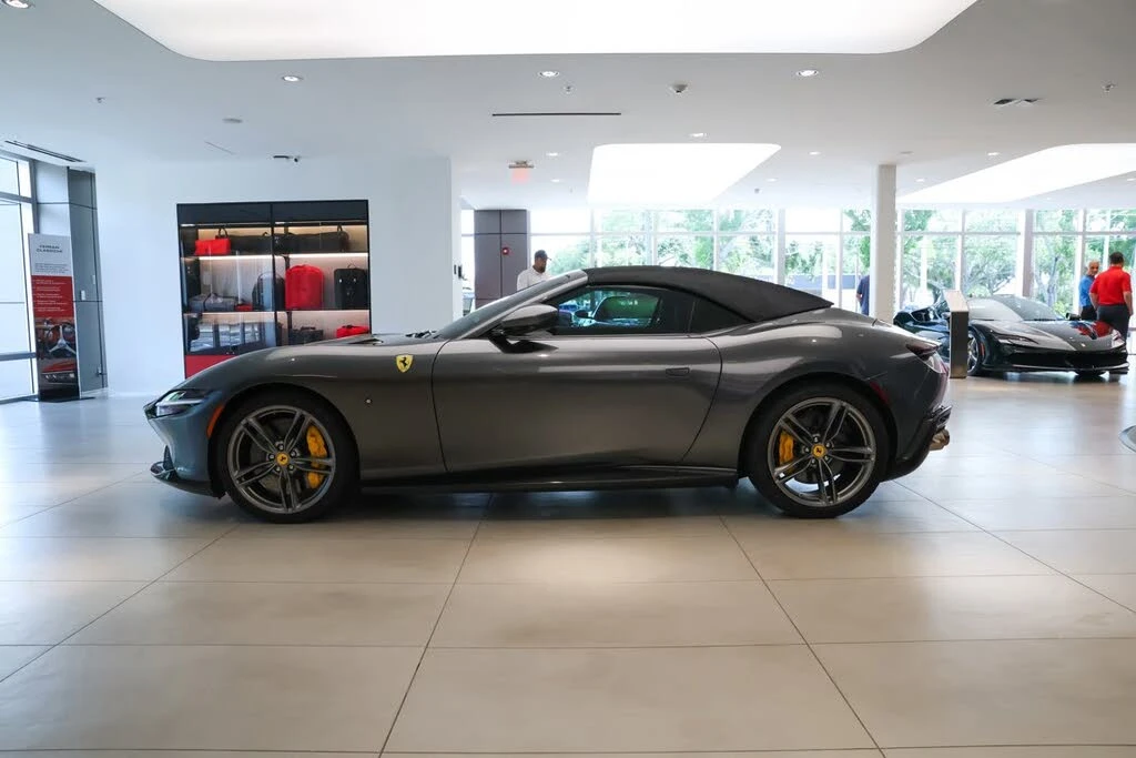 2025 Ferrari Roma Spider - Image 23 of 31