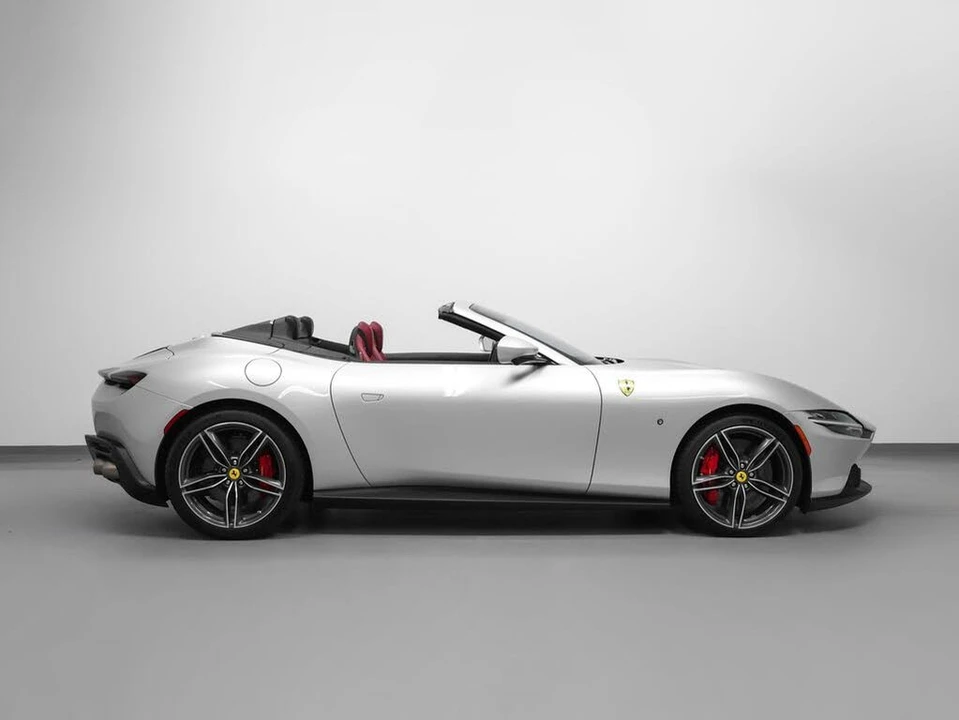 2025 Ferrari Roma Spider - Image 6 of 31