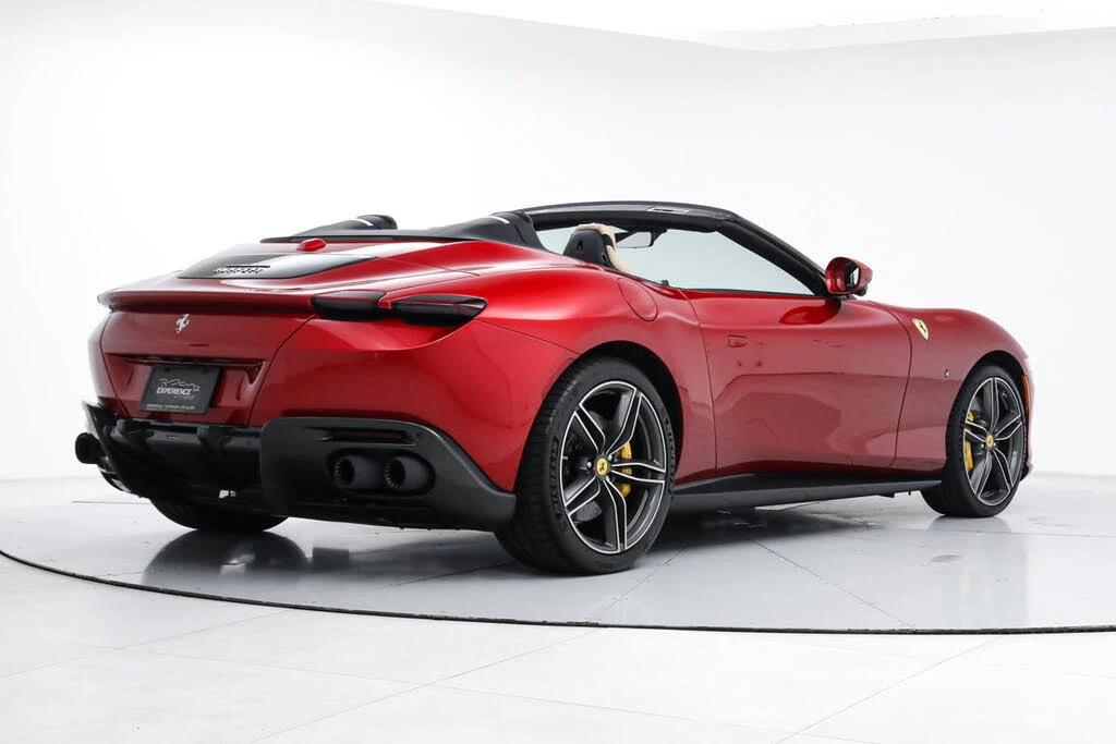 2025 Ferrari Roma Spider - Image 2 of 31
