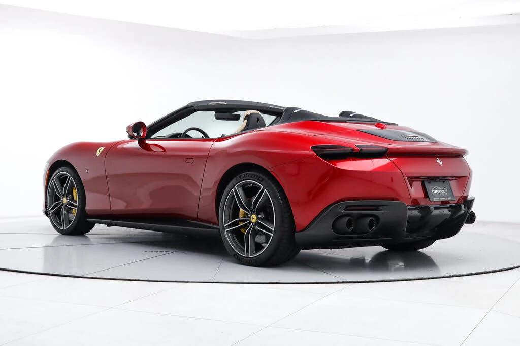 2025 Ferrari Roma Spider - Image 9 of 31