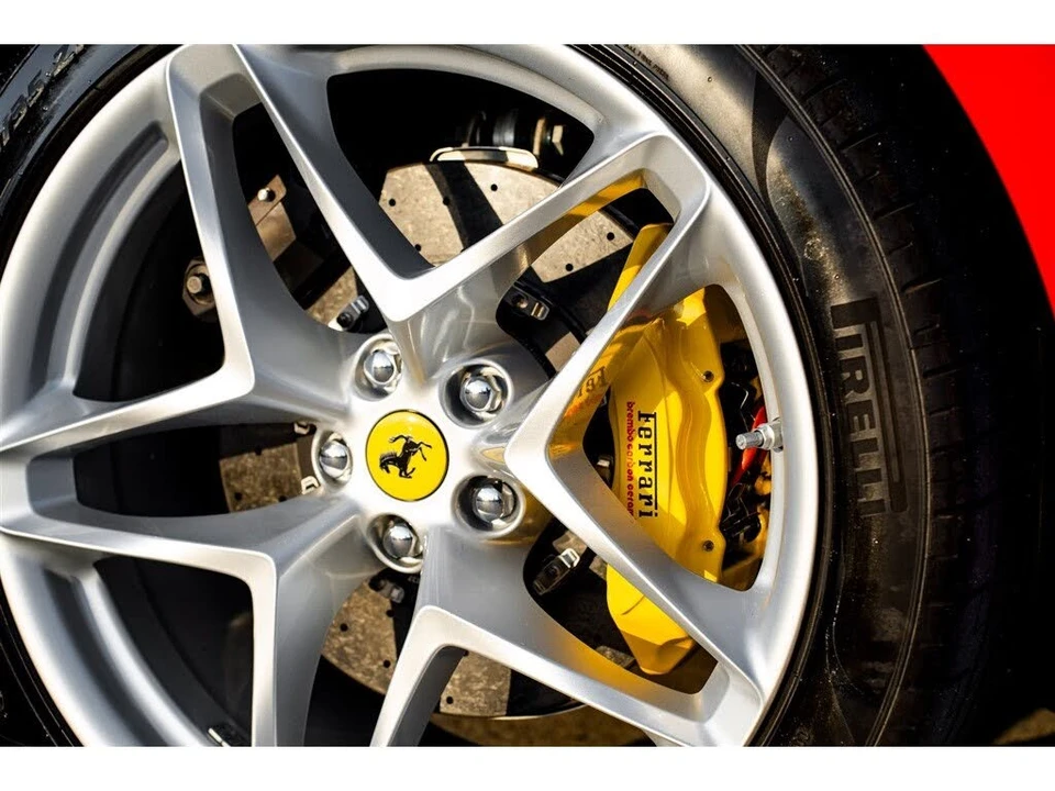 2025 Ferrari Roma Spider - Image 8 of 31