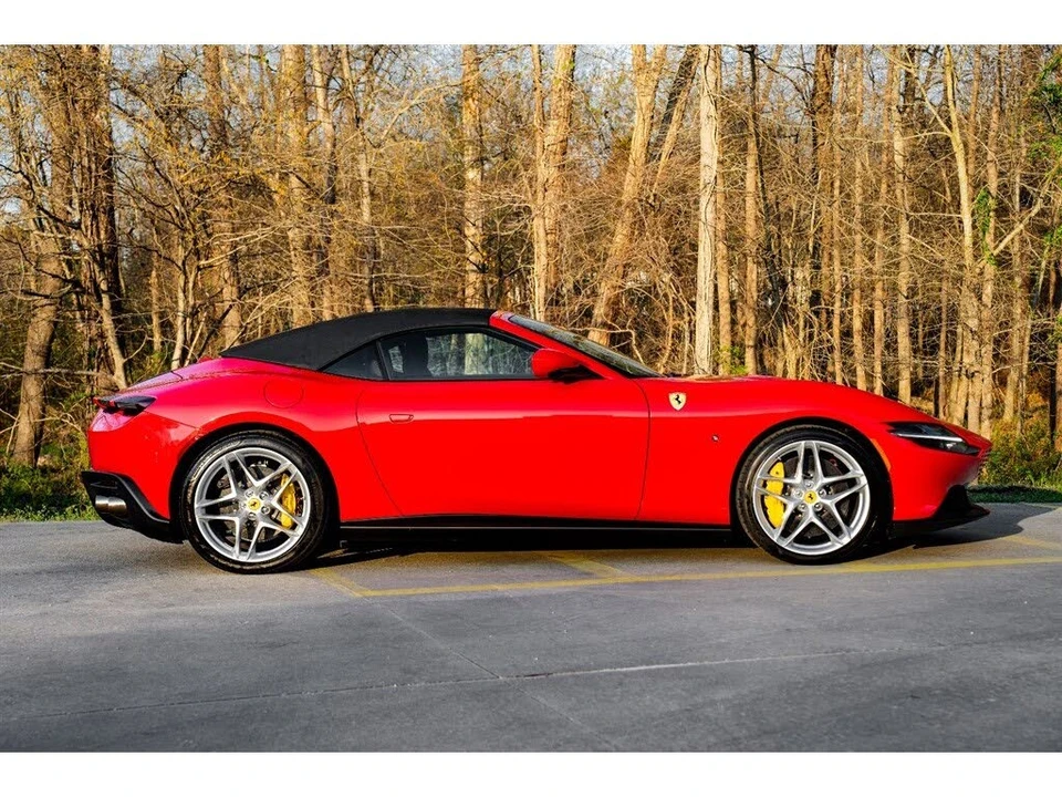 2025 Ferrari Roma Spider - Image 5 of 31