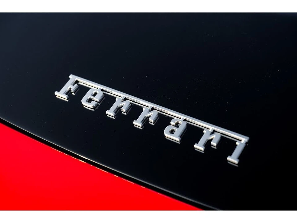 2025 Ferrari Roma Spider - Image 24 of 31