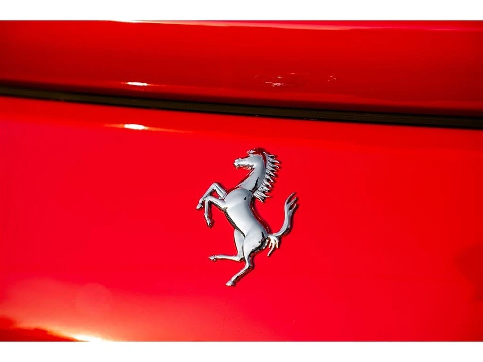 2025 Ferrari Roma Spider - Image 25 of 31