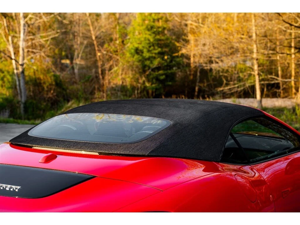 2025 Ferrari Roma Spider - Image 28 of 31