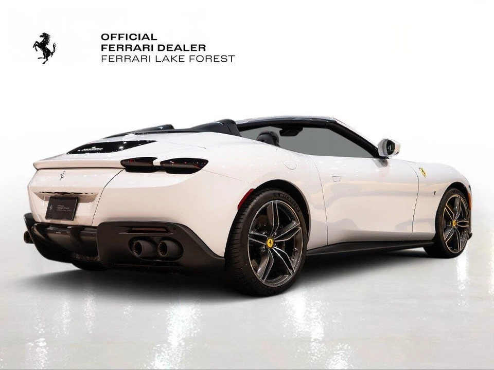 2025 Ferrari Roma Spider - Image 10 of 31