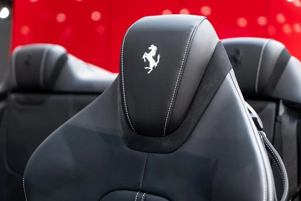 2025 Ferrari Roma Spider - Image 6 of 31