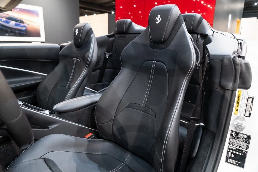 2025 Ferrari Roma Spider - Image 4 of 31