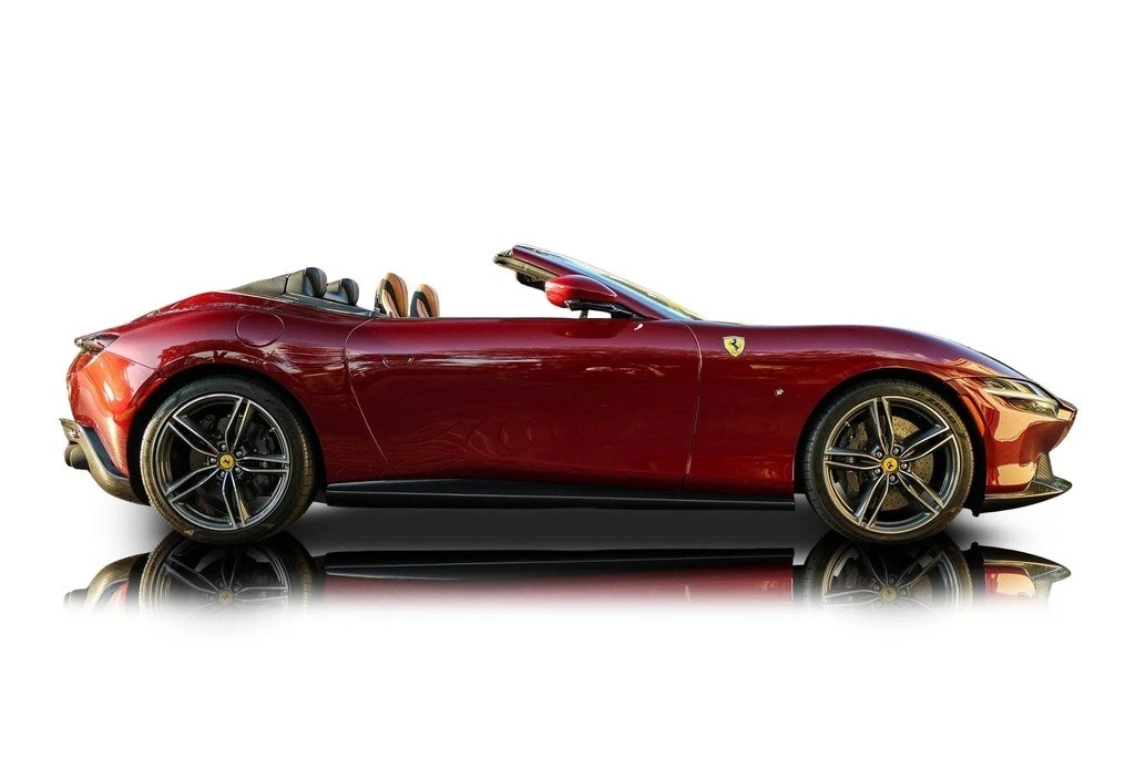2025 Ferrari Roma Spider - Image 2 of 24