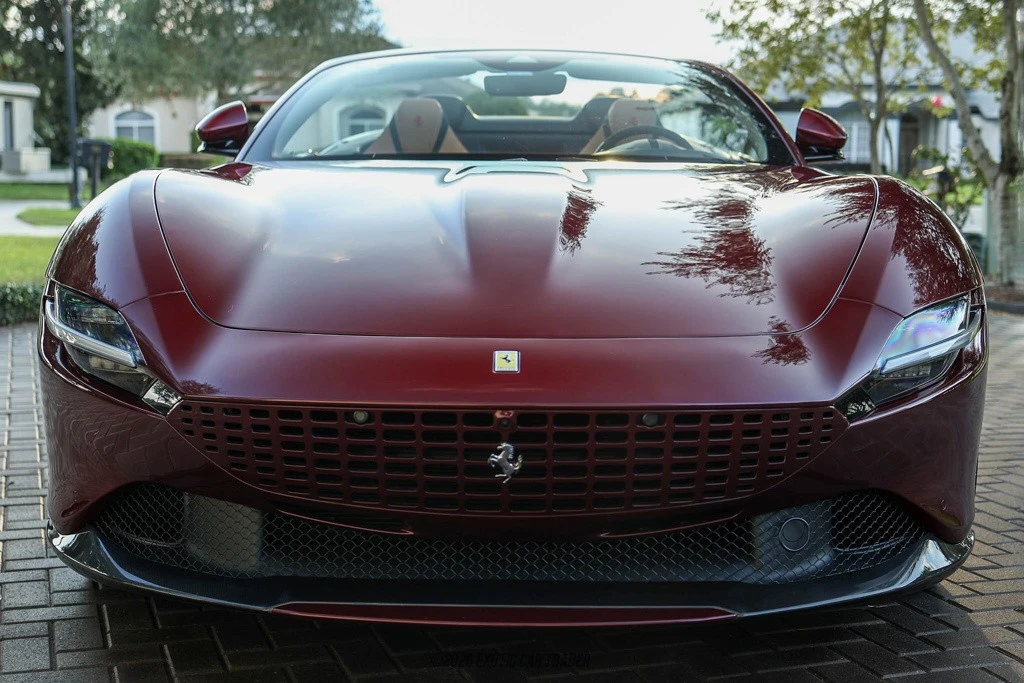2025 Ferrari Roma Spider - Image 14 of 24