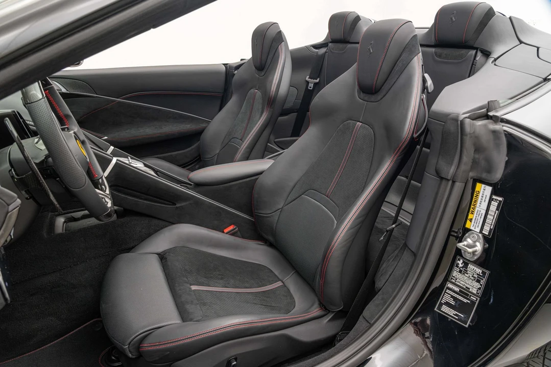 2025 Ferrari Roma Spider - Image 5 of 31