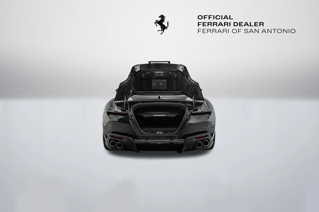 2025 Ferrari Roma Spider - Image 26 of 31