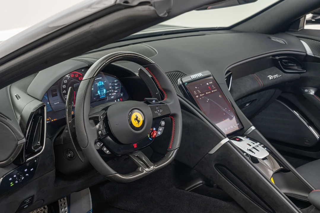 2025 Ferrari Roma Spider - Image 4 of 31