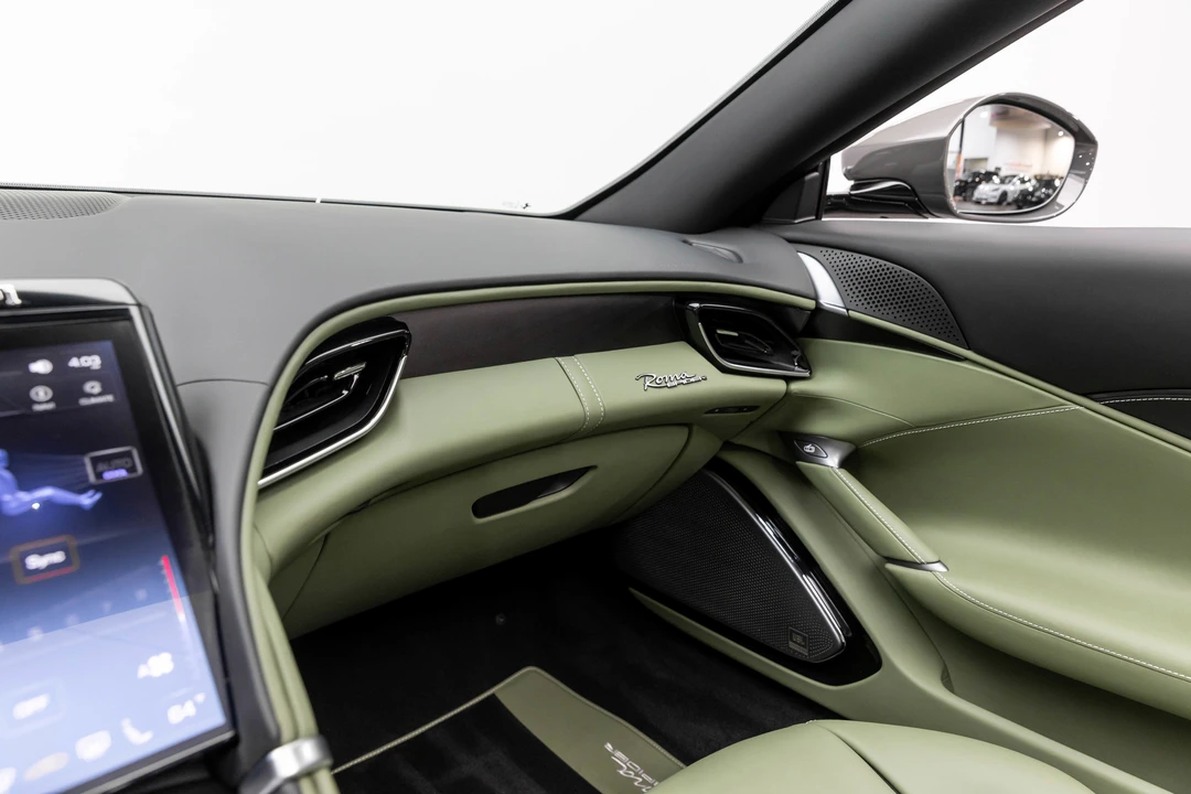 2025 Ferrari Roma Spider - Image 30 of 31