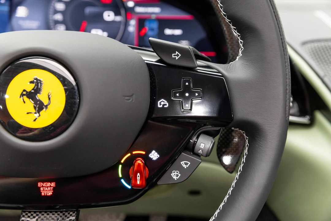 2025 Ferrari Roma Spider - Image 24 of 31