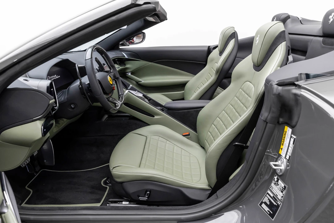 2025 Ferrari Roma Spider - Image 5 of 31