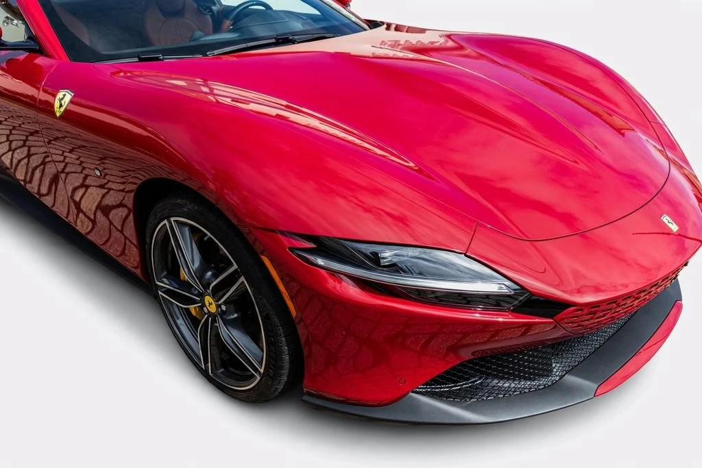 2025 Ferrari Roma Spider - Image 12 of 31