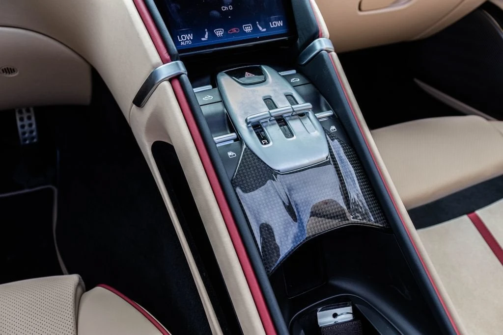 2025 Ferrari Roma Spider - Image 5 of 31