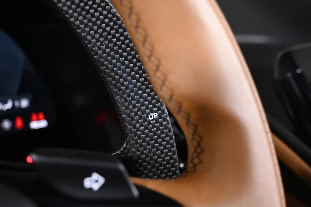 2025 Ferrari Roma Spider - Image 22 of 29