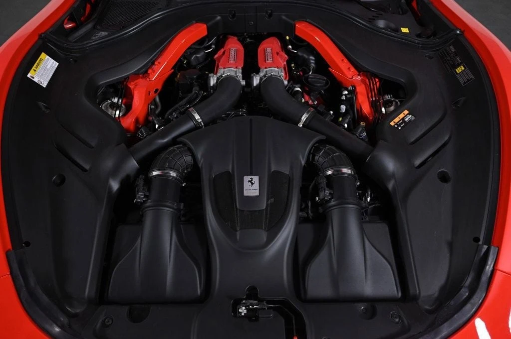 2025 Ferrari Roma Spider - Image 5 of 29