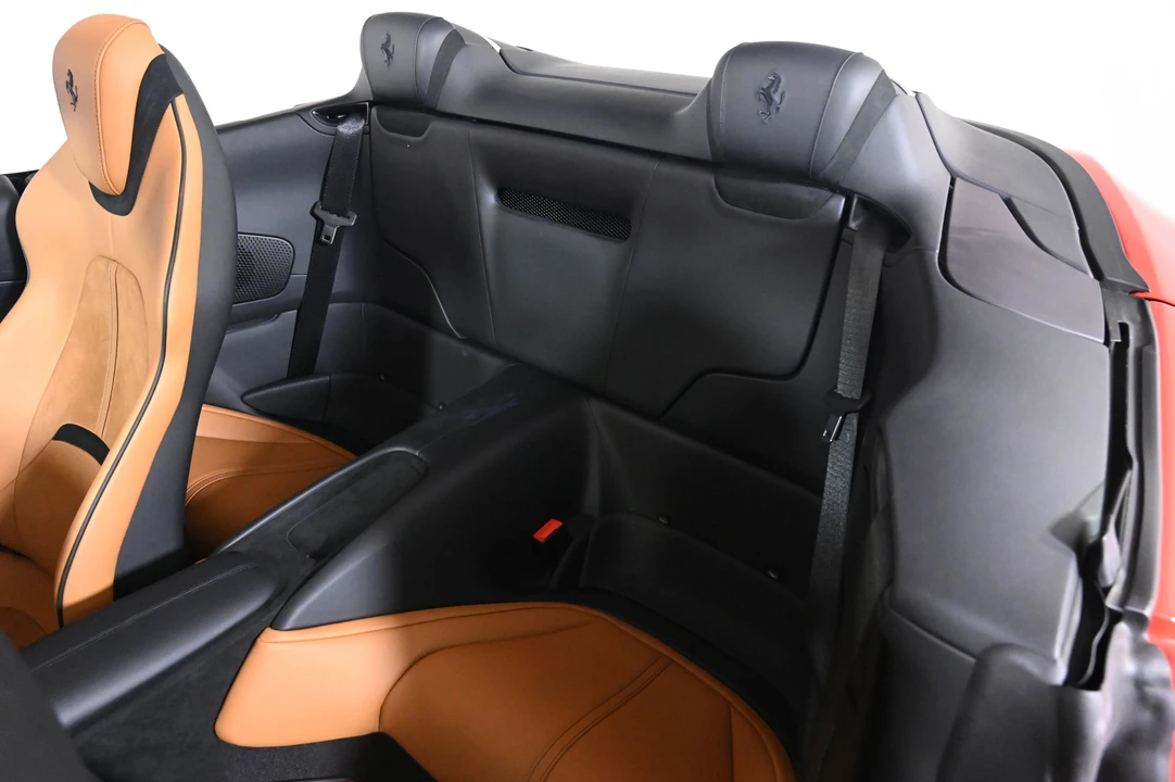 2025 Ferrari Roma Spider - Image 20 of 29