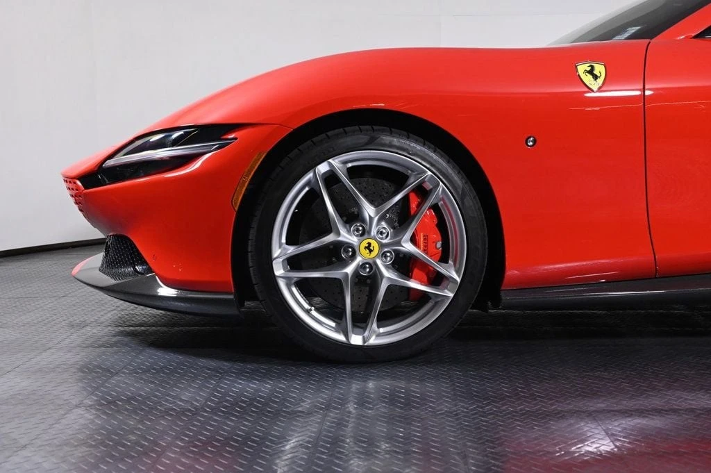 2025 Ferrari Roma Spider - Image 28 of 29