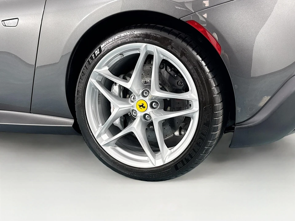 2025 Ferrari Roma Spider - Image 31 of 31