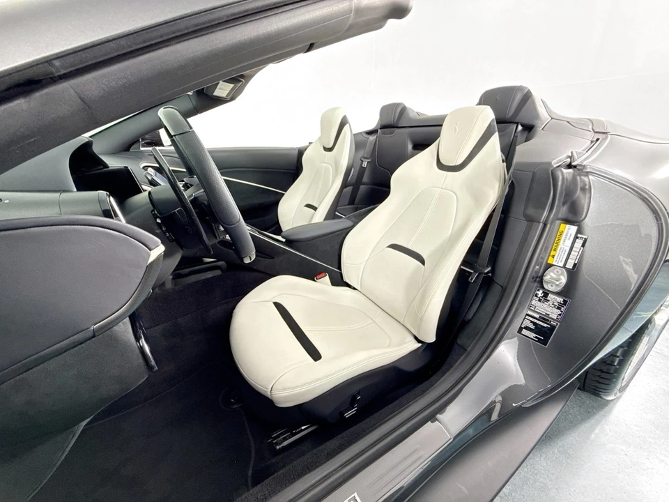 2025 Ferrari Roma Spider - Image 11 of 31