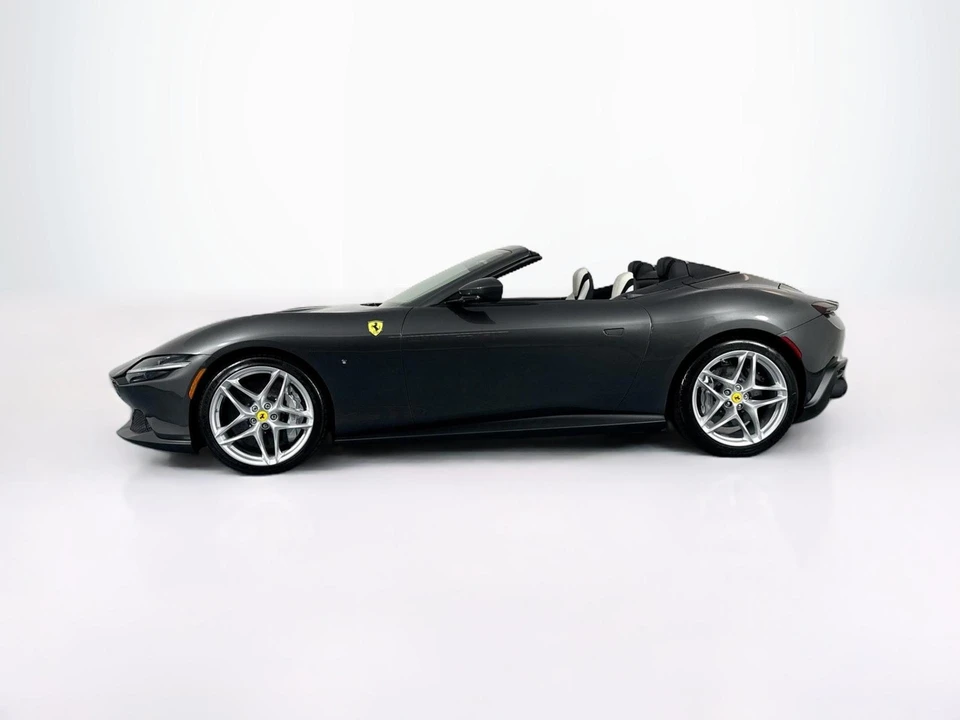 2025 Ferrari Roma Spider - Image 8 of 31