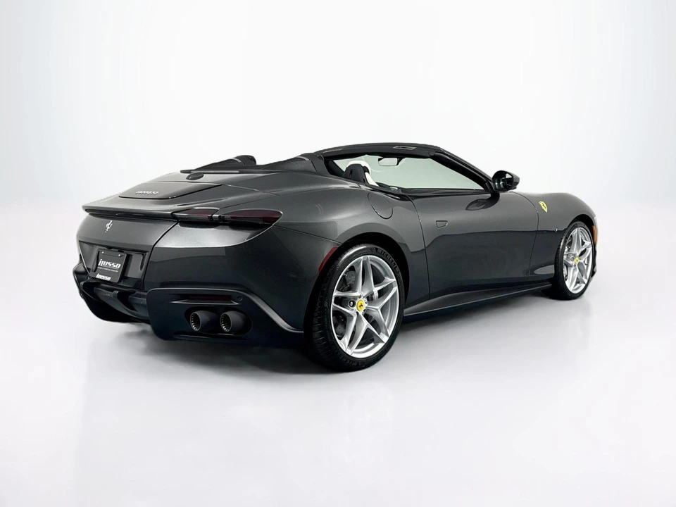 2025 Ferrari Roma Spider - Image 5 of 31