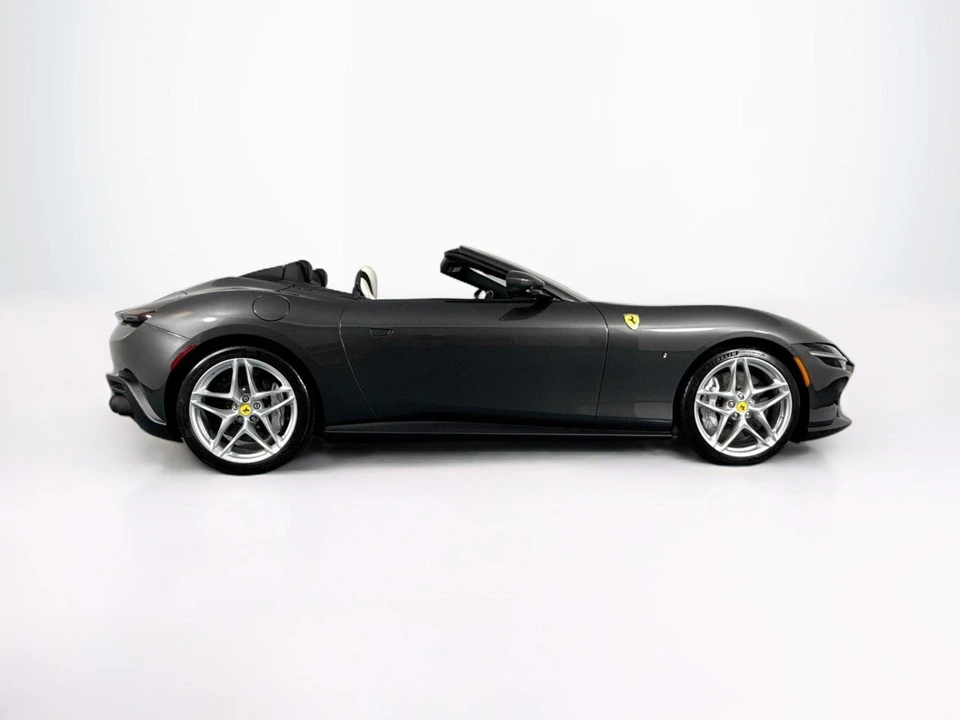 2025 Ferrari Roma Spider - Image 4 of 31
