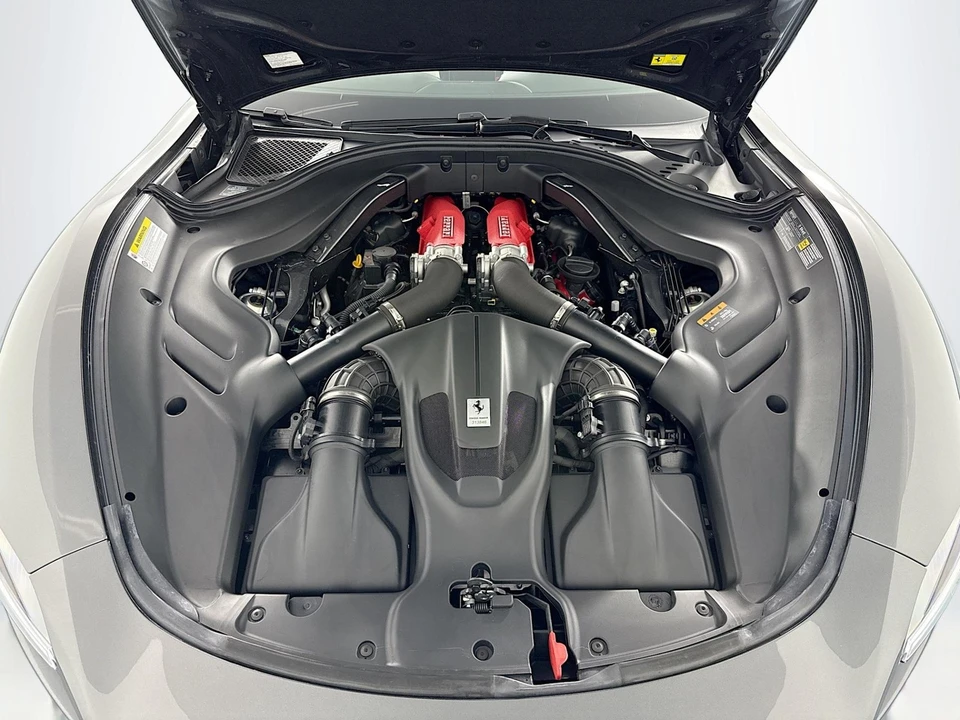 2025 Ferrari Roma Spider - Image 30 of 31