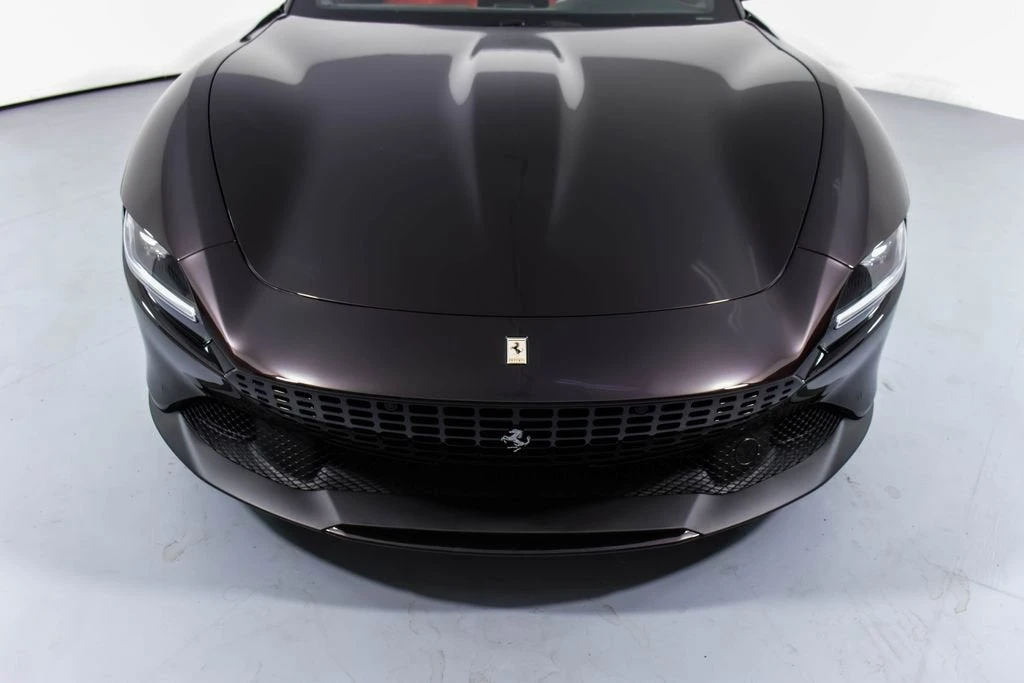 2025 Ferrari Roma Spider - Image 13 of 31