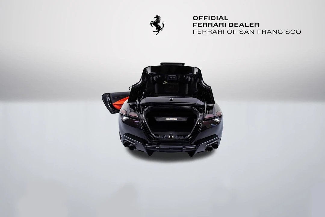 2025 Ferrari Roma Spider - Image 24 of 31