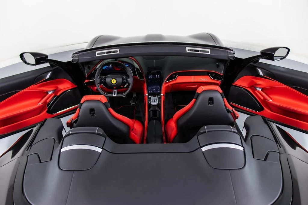 2025 Ferrari Roma Spider - Image 22 of 31
