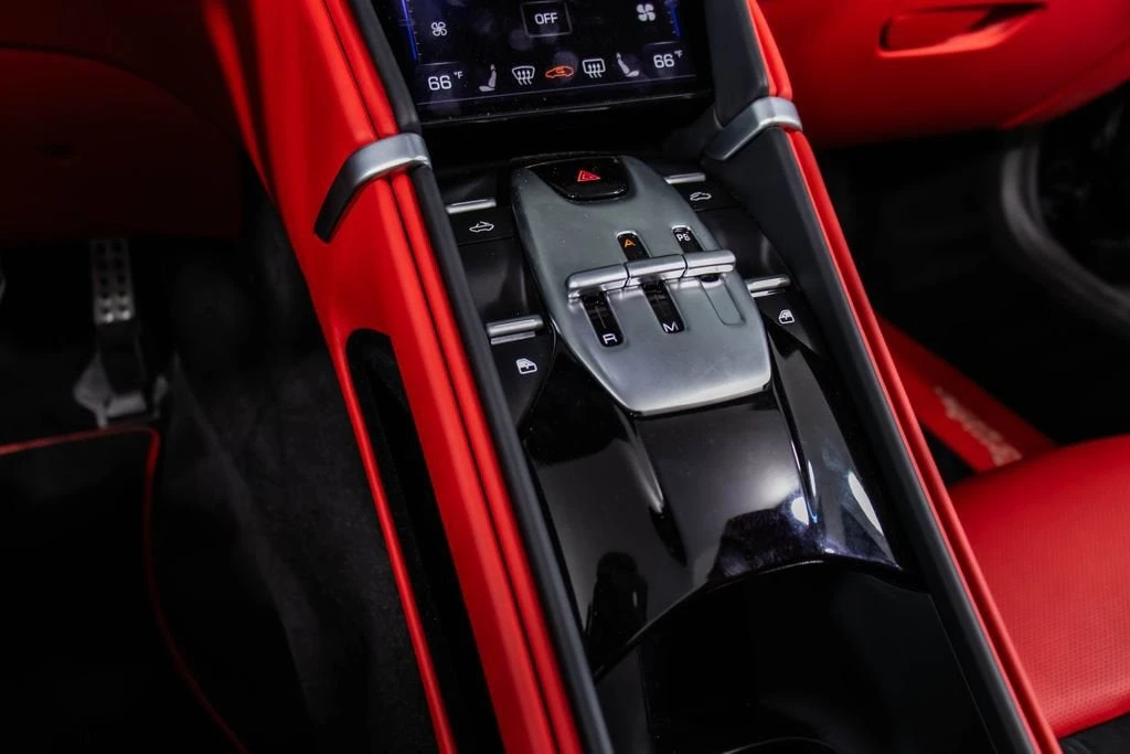 2025 Ferrari Roma Spider - Image 5 of 31