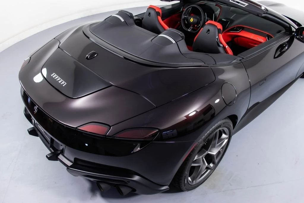 2025 Ferrari Roma Spider - Image 20 of 31