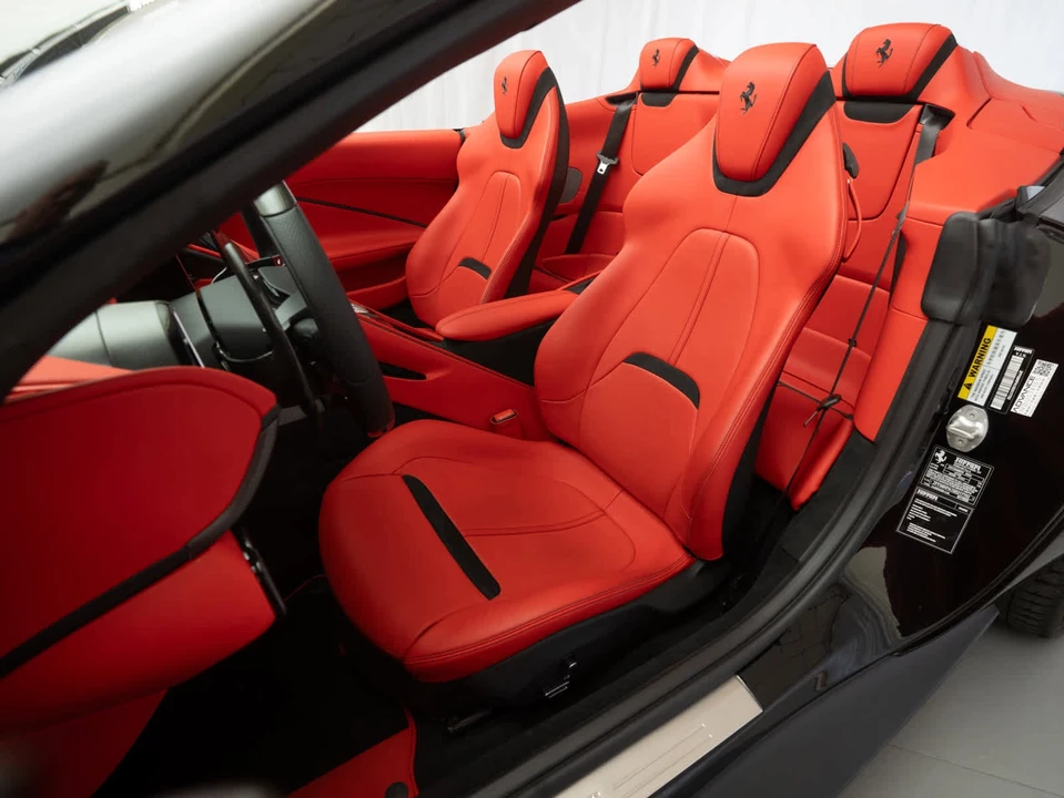 2025 Ferrari Roma Spider - Image 18 of 29